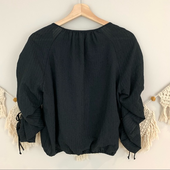 Astr The Label Black Ruched Puff Sleeve Cropped Blouse - Picture 4 of 9